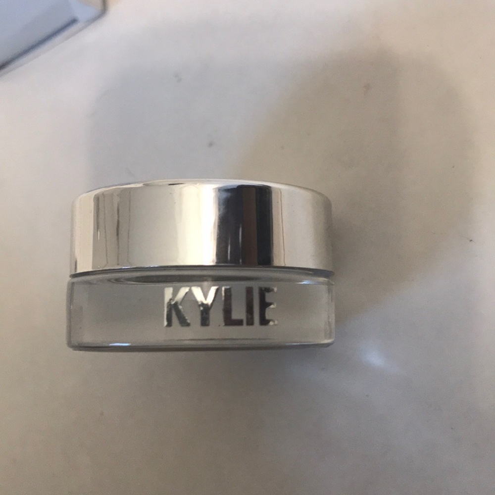 KYLIE JENNER KYSHADOW cream eyeshadow